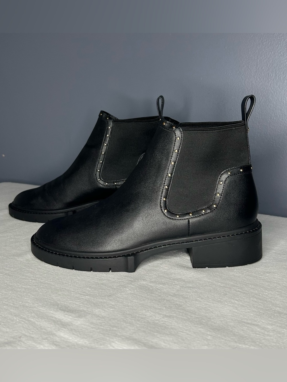 Coach Boots Womens 8 Black Leather Chelsea Studded Ankle Bootie Lory 38.5 Pull